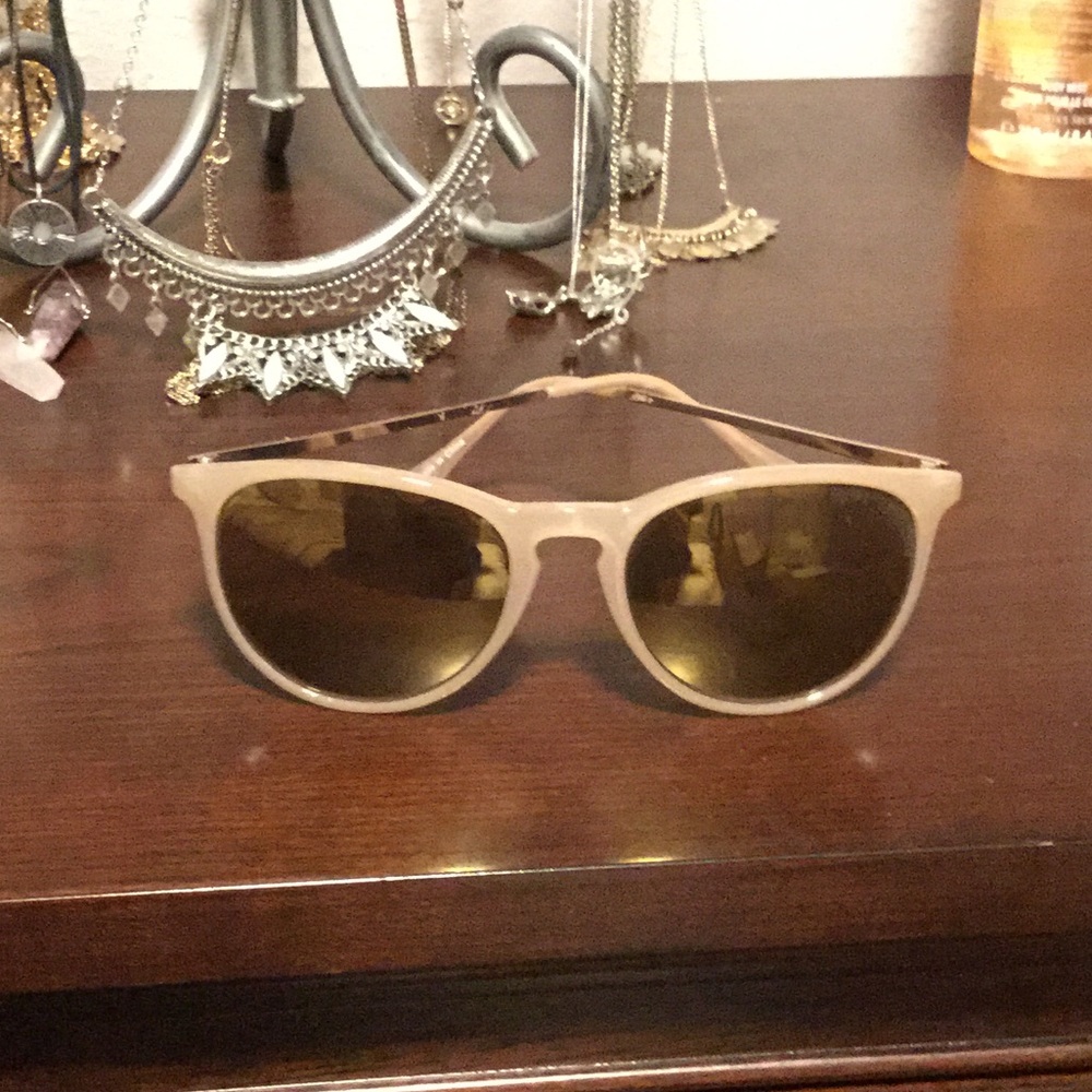 Sunglasses - Picture 2 of 3