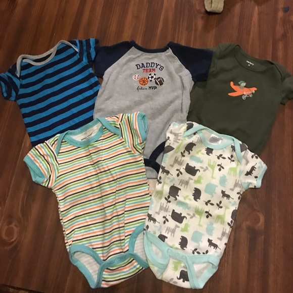 Carter's Other - Lowest markdown 5 onsies all 0-3 Months
