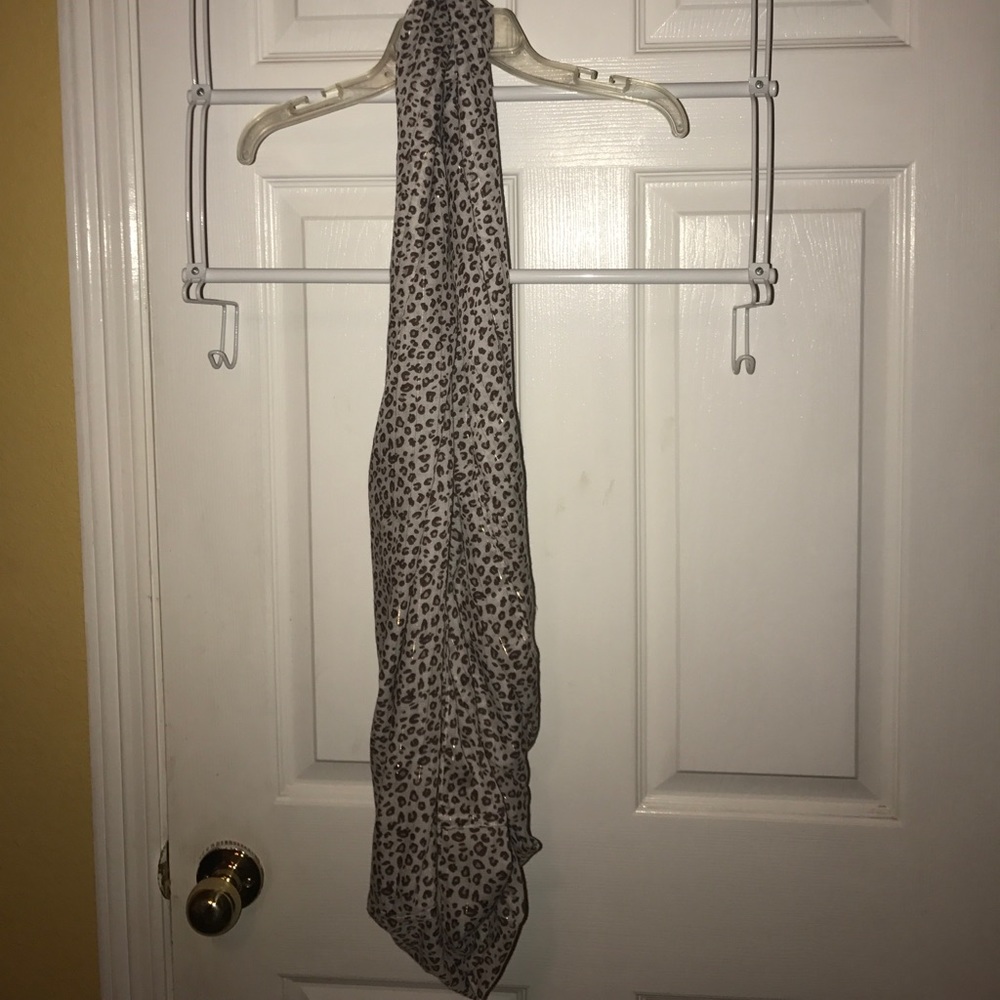 Brownish scarf