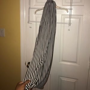 Black and white scarf