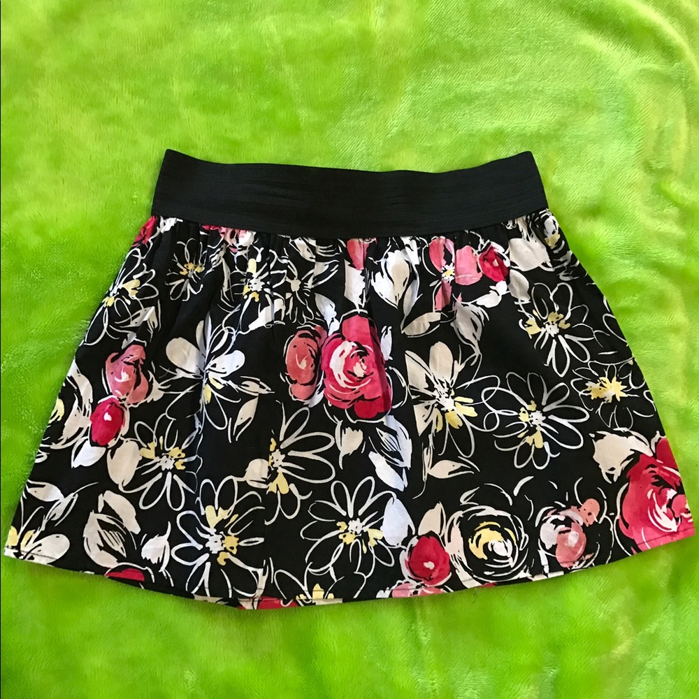 Short floral skirt