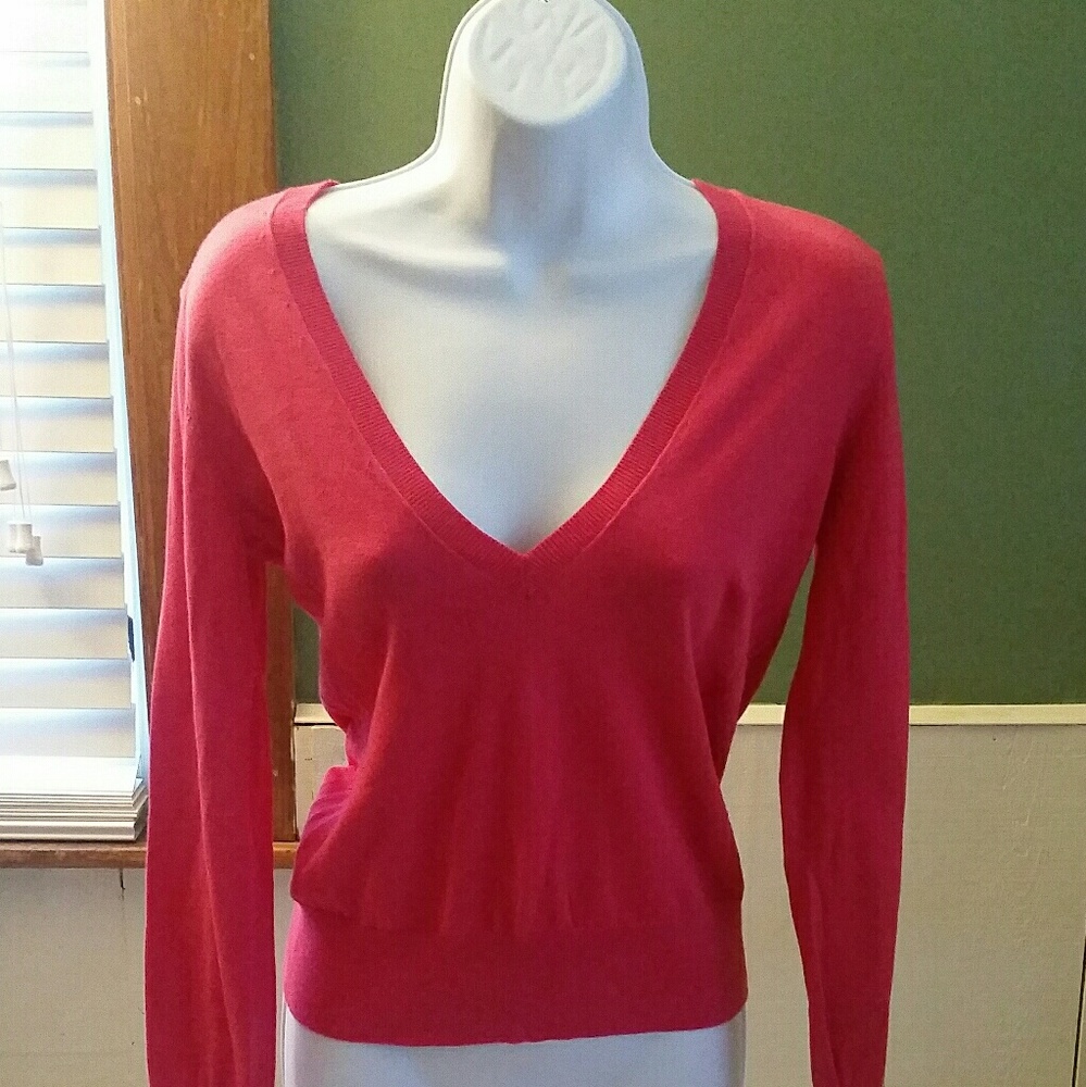 V neck light weight sweater