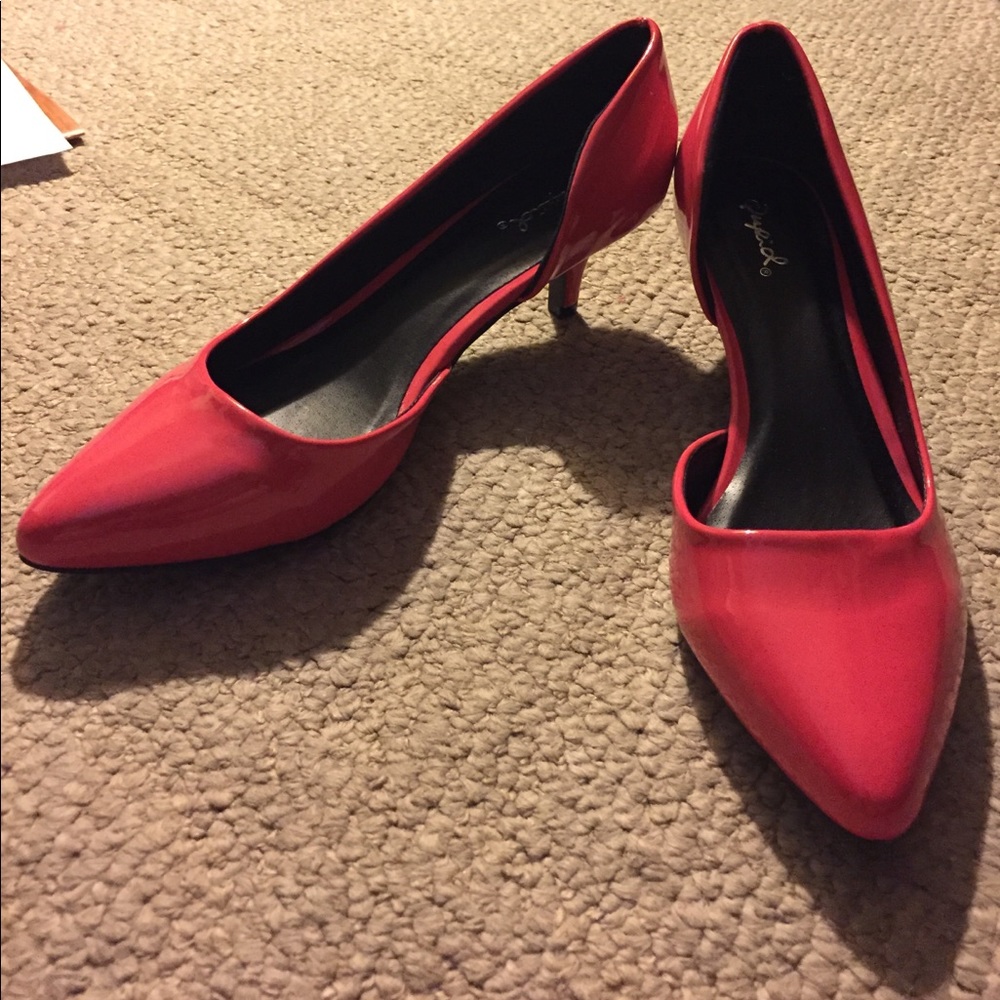Qpid hot pink kitten pumps