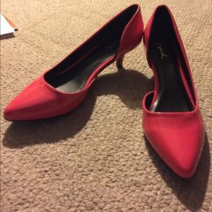 Qpid hot pink kitten pumps