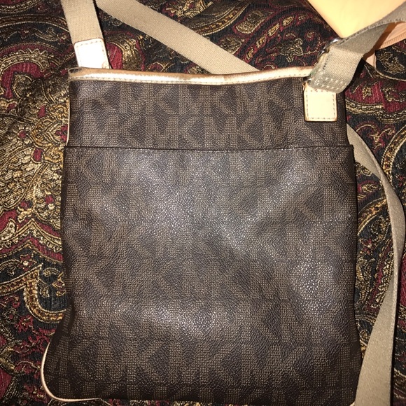 Mk purse - Picture 3 of 3