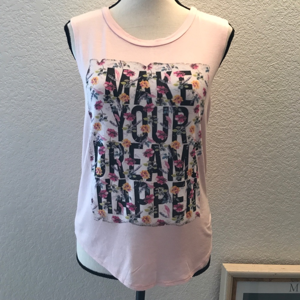 Women’s Make Your Dreams Happen Tee Size M