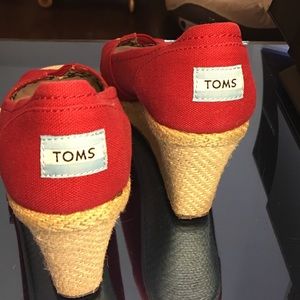 Tom's wedge slip ons