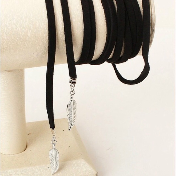 Boho Black Sueded Feather Wrap Choker - Picture 5 of 5