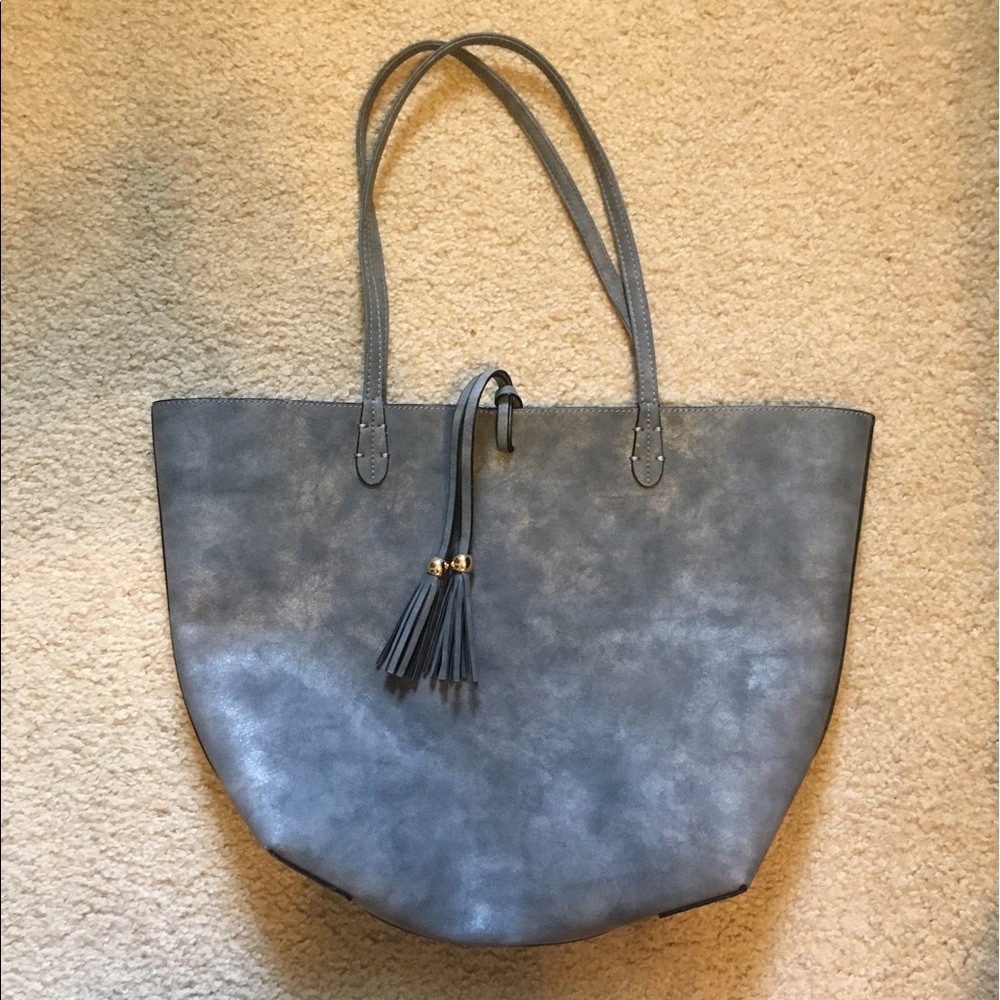 Grey tote