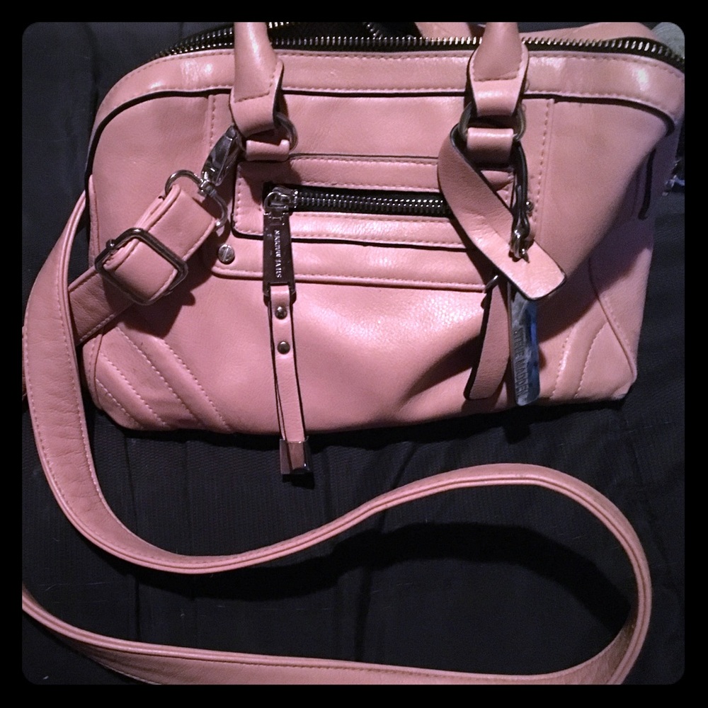Light pink cross body purse!