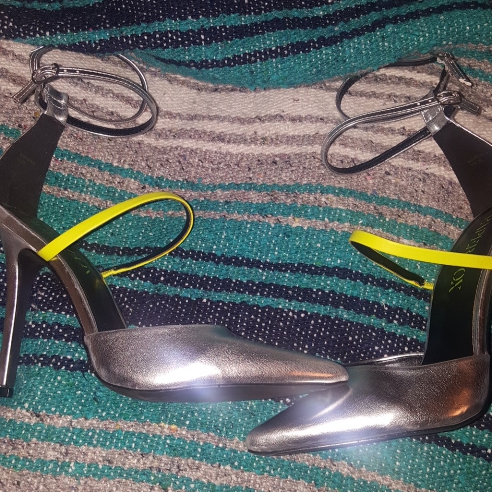 Paper Fox  Heels  NWOB