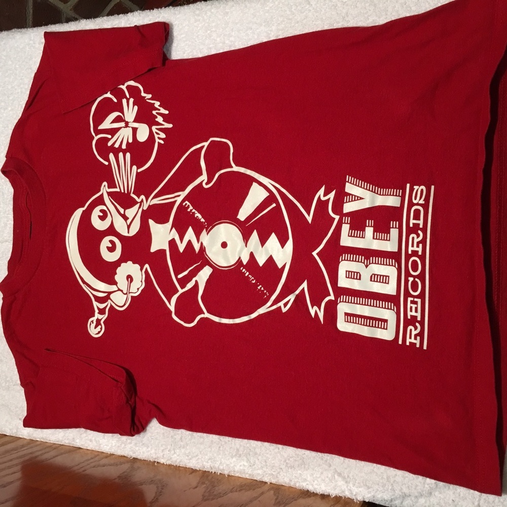 Obey shirt