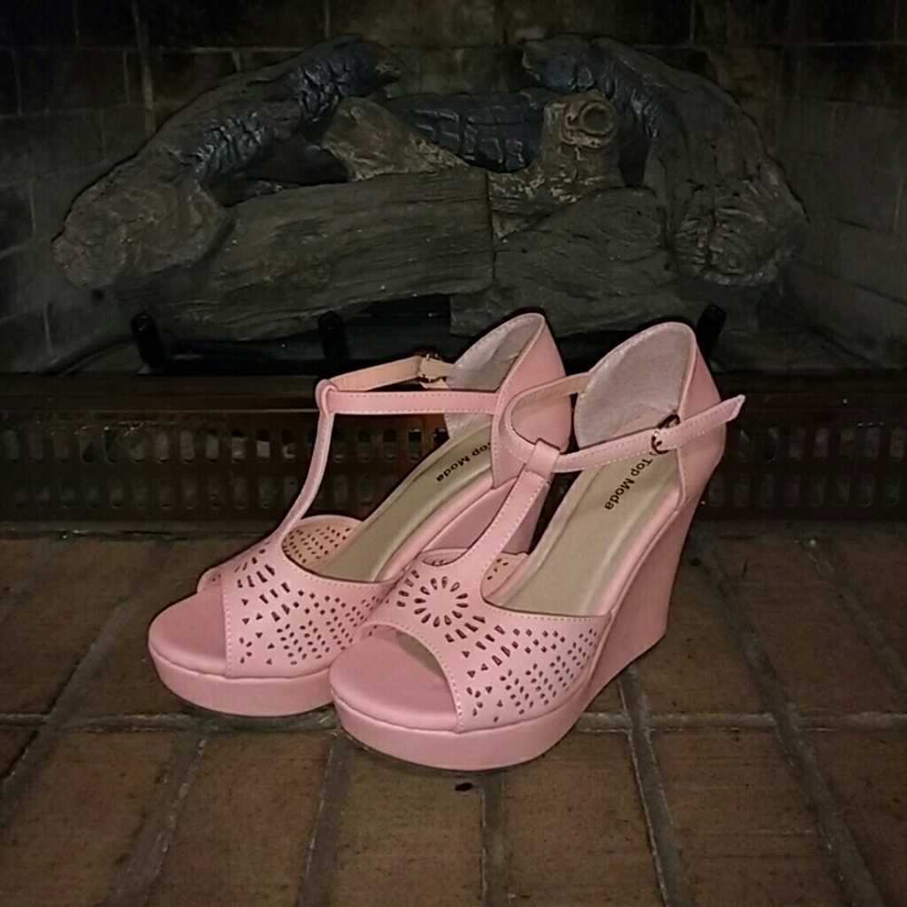 Simple yet Elegant Wedges