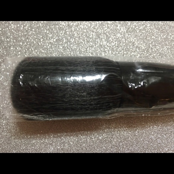 BareMinerals Flawless Finish Brush NEW - Picture 2 of 4