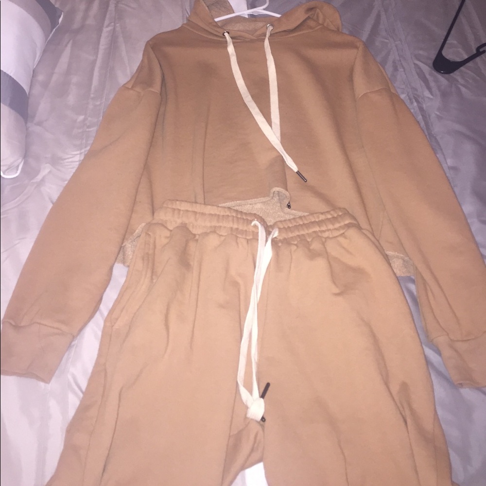Cute burnt orange cropped sweatsuit