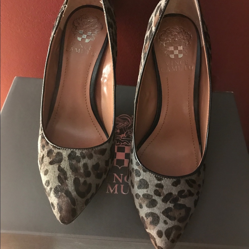 Vince Camuto Vo Cynthea Leopard/ Size 6.5/ NEW