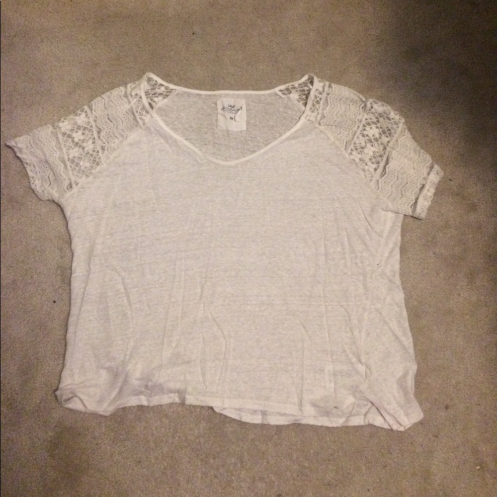 White top with Lace detail sleeves