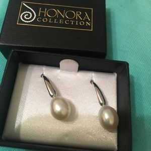 ⚪️ Real Pearl Honora Earrings ⚪️