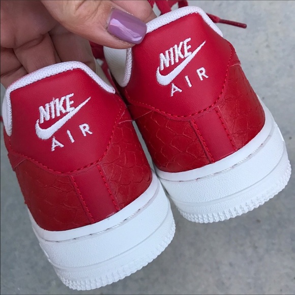 NEW | NIKE AIR FORCE ONE PREMIUM CROC EMBOSSED - Picture 6 of 7