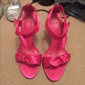 hot pink bow heels