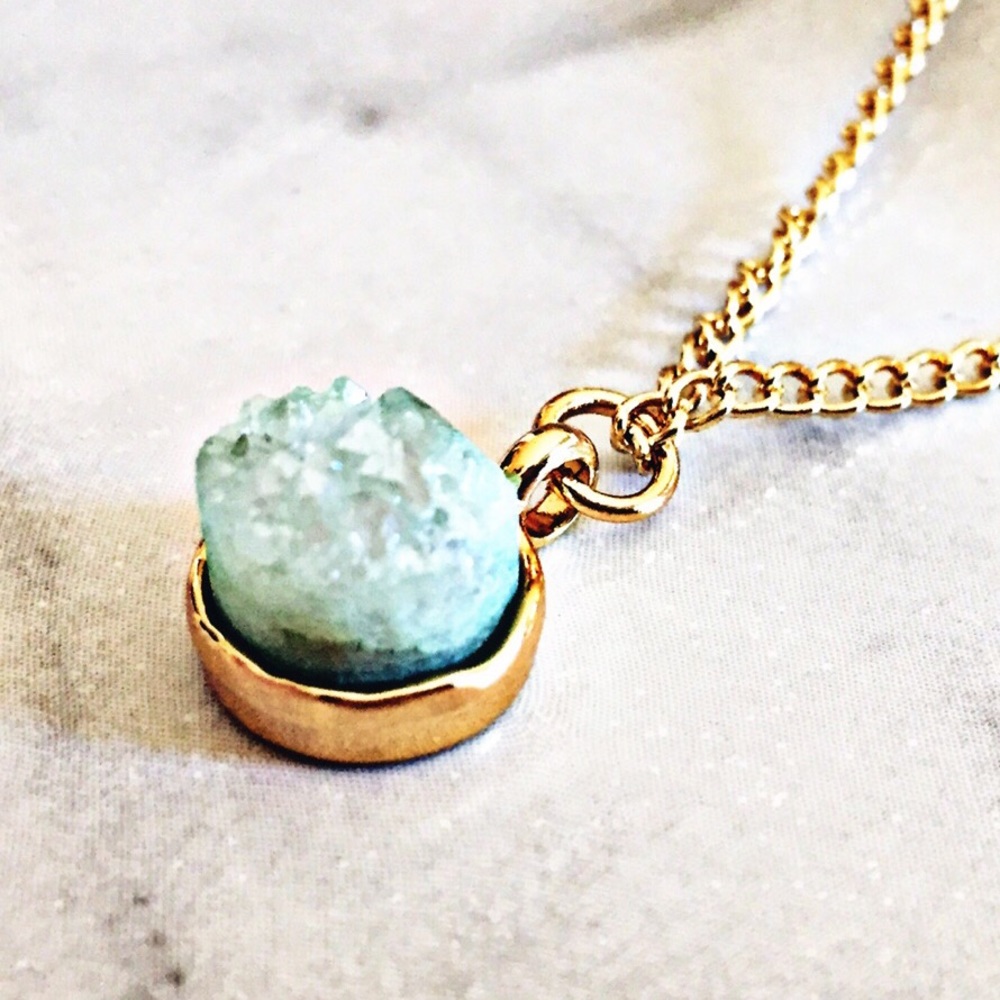 ❗️🚫SOLD❗️Mint Druzy Quartz Necklace - Picture 2 of 5