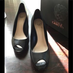 😄Vince Camuto  Black Leather Heels 😍❤️😍