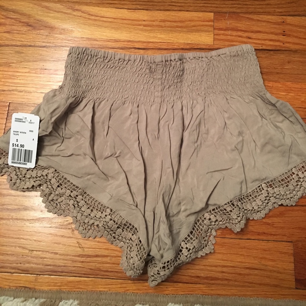 NEVER WORN Forever 21 Woven Shorts