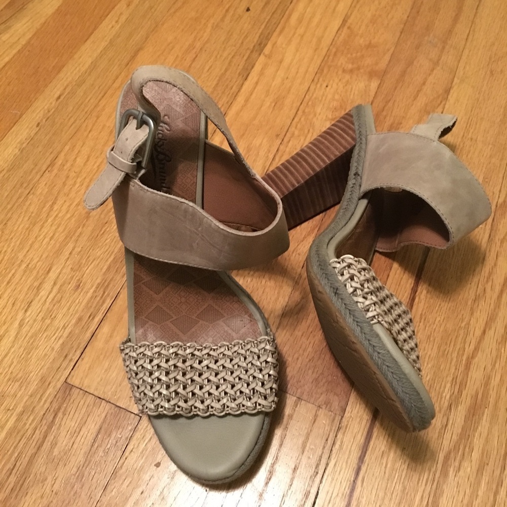 NWOT Lucky heels