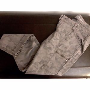 Gap Camo Leggings