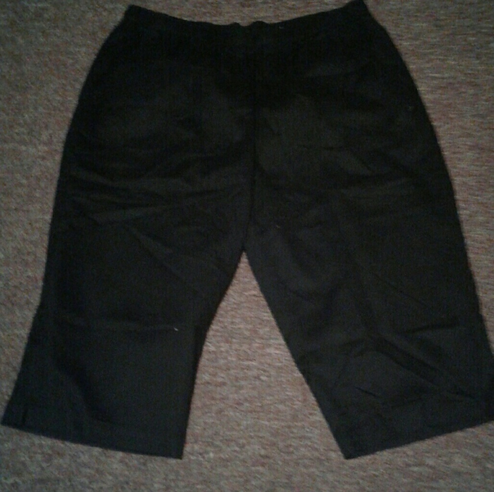 White Stag black capris