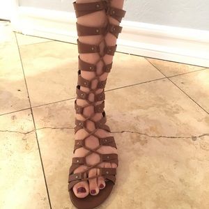 Mark and Maddux gladiator sandals size 5.5 cognac