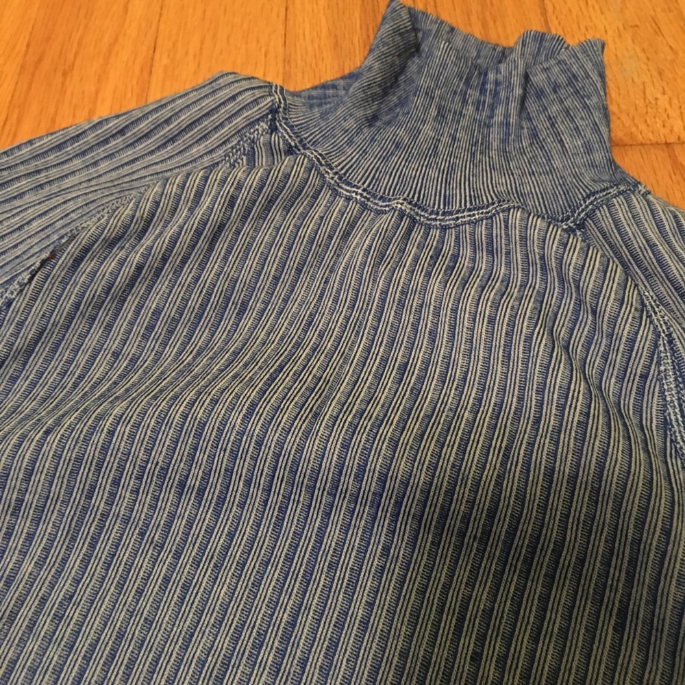 NWT Ribbed Top - Picture 3 of 4