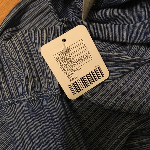 NWT Ribbed Top - Picture 4 of 4