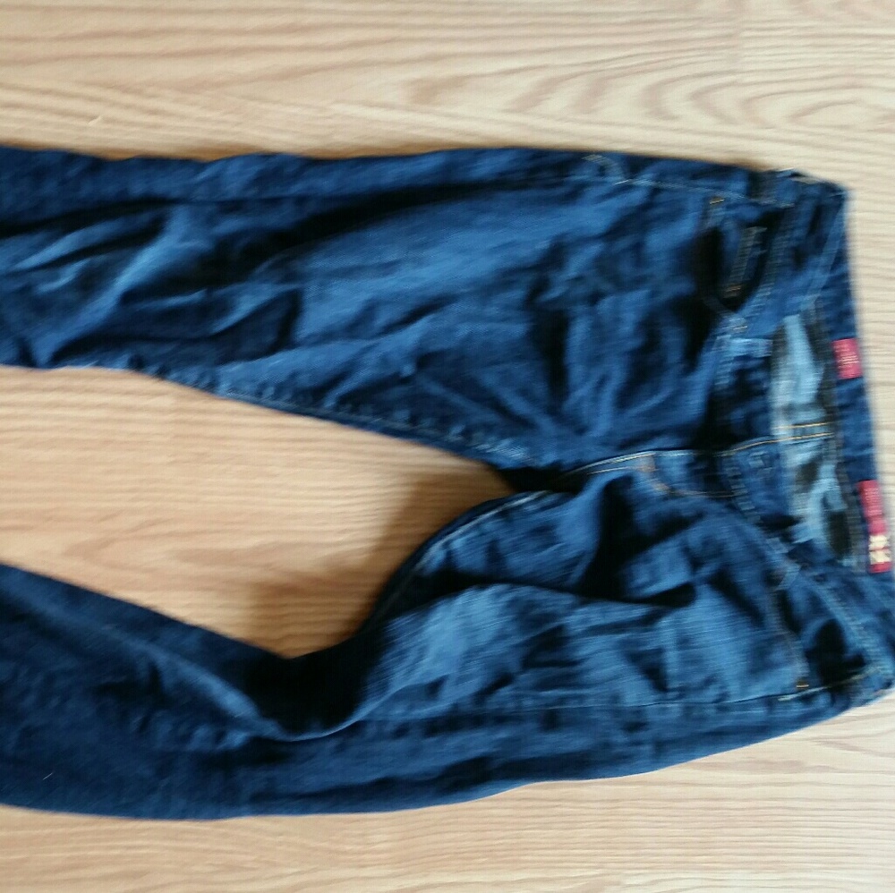 Perfect fit dark denim