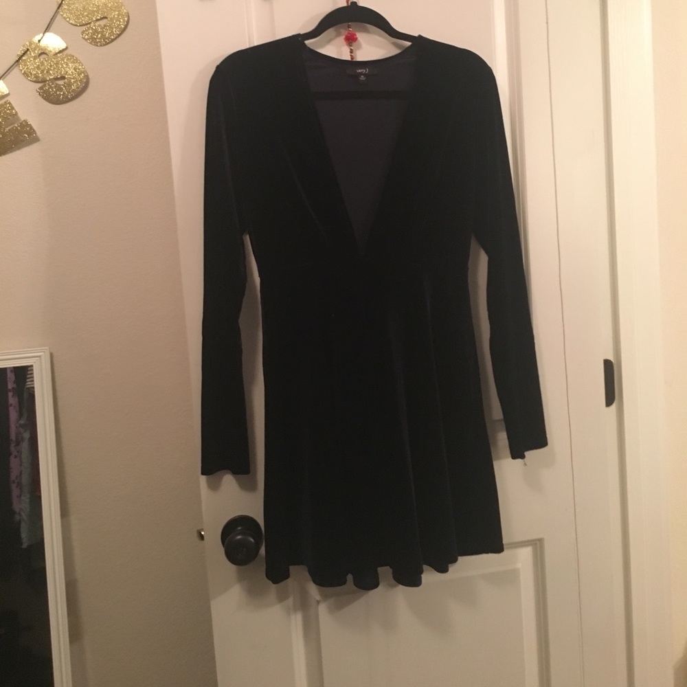 very J Navy velvet long sleeve deep V dress