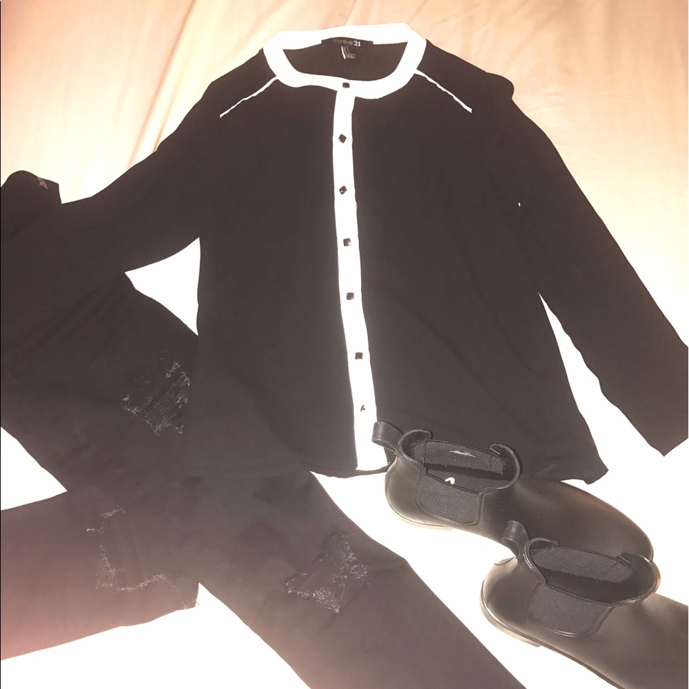 Forever 21 black with white details button down