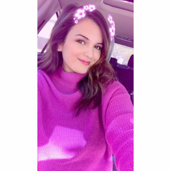 Meet your Posher, Danielle - Picture 1 of 1