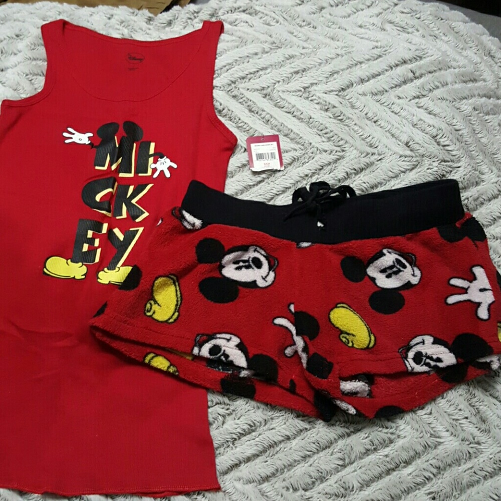 Disney brand Mickey Mouse Pajama Set!