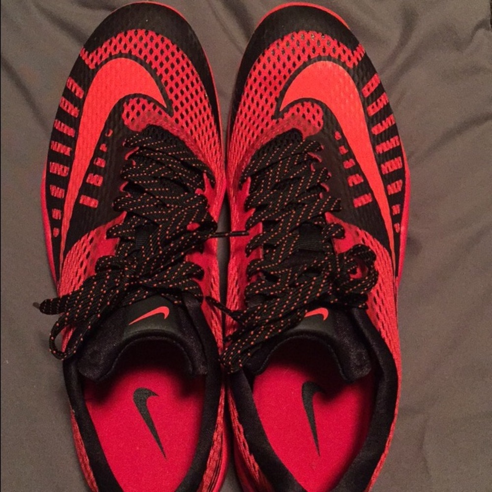 Nike HyperLive