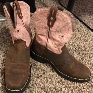 Size 8 1/2 brown and pink Justin Gypsy boots