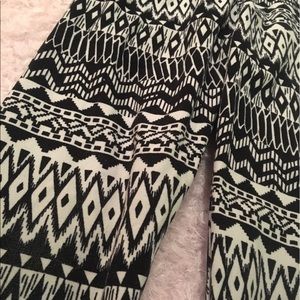Aztec print leggings in excellent condition
