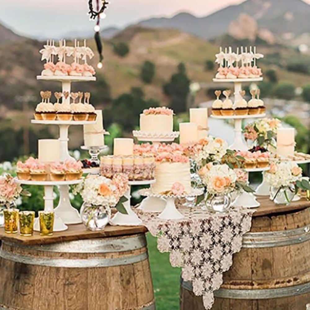 ISO vintage items for my wedding.