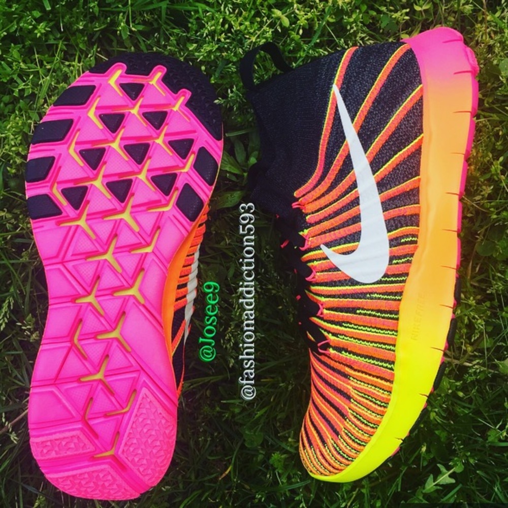 Nike Men's free train force flyknit black sneakers - Picture 2 of 5