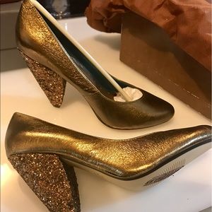 ✨ Chocolate brown sparkling glitter heels!