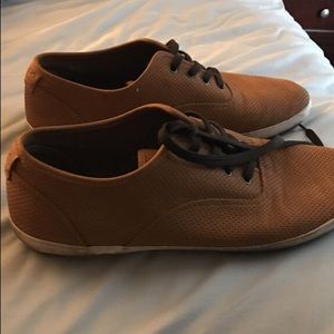 Aldo Mens Shoe. Size 13.