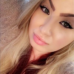 Meet your Posher, Celeste