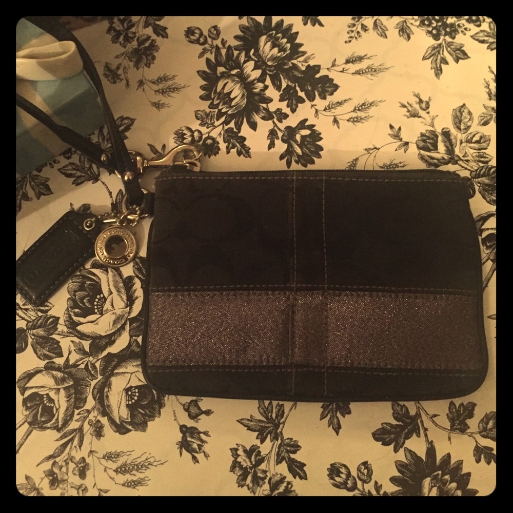 Coach Wristlet💋