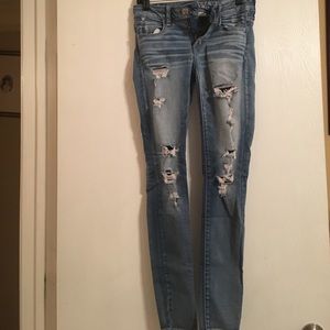 American Eagle Outfitter-Distressed ripped Jegging