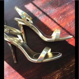 Gold BCBG Generation Heels 🌸🌺❤️