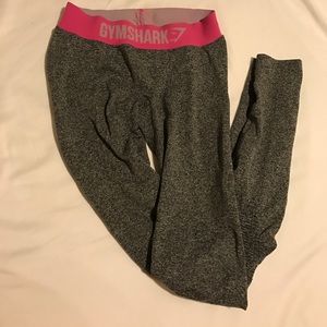 Gym shark leggings